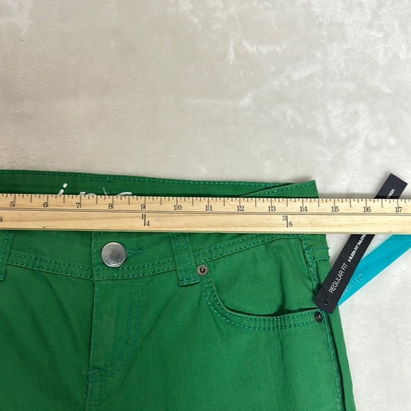 INC International Concepts Green Skinny Jeans Vibrant Tapered Fit - Picture 5 of 8